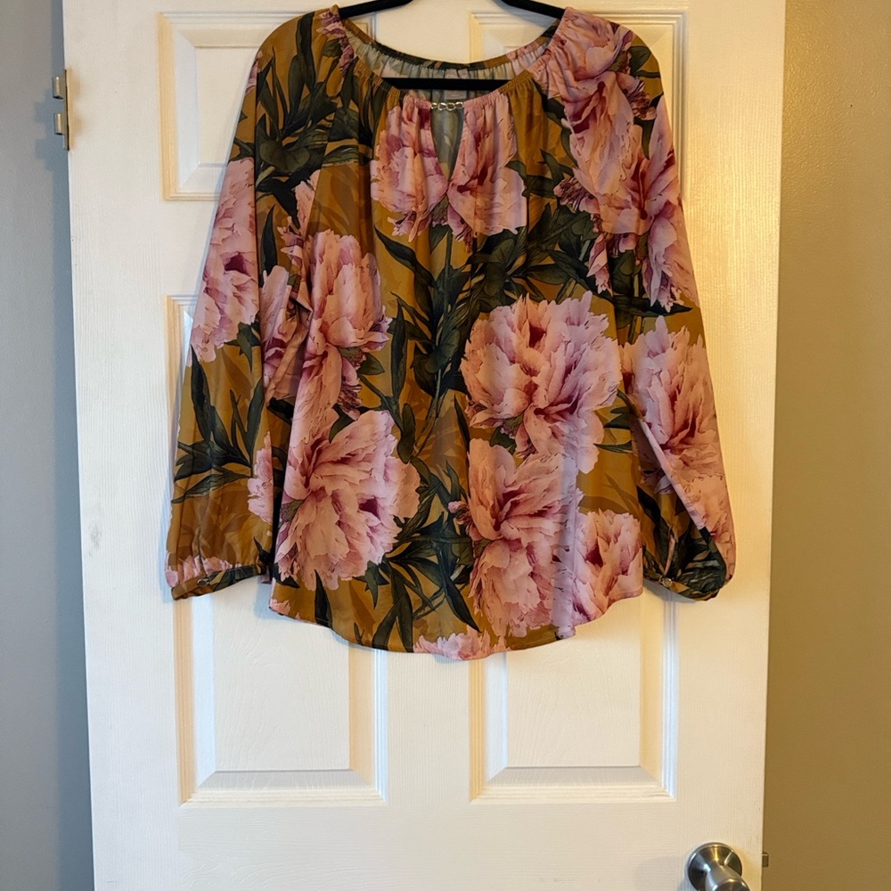 Chico's Floral Blouse in Pink and Gold